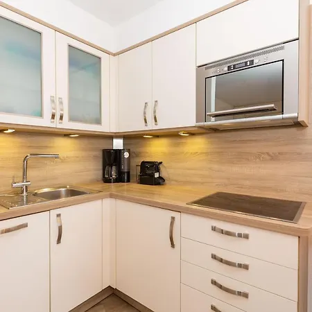 Lord Nelson 602 Apartment